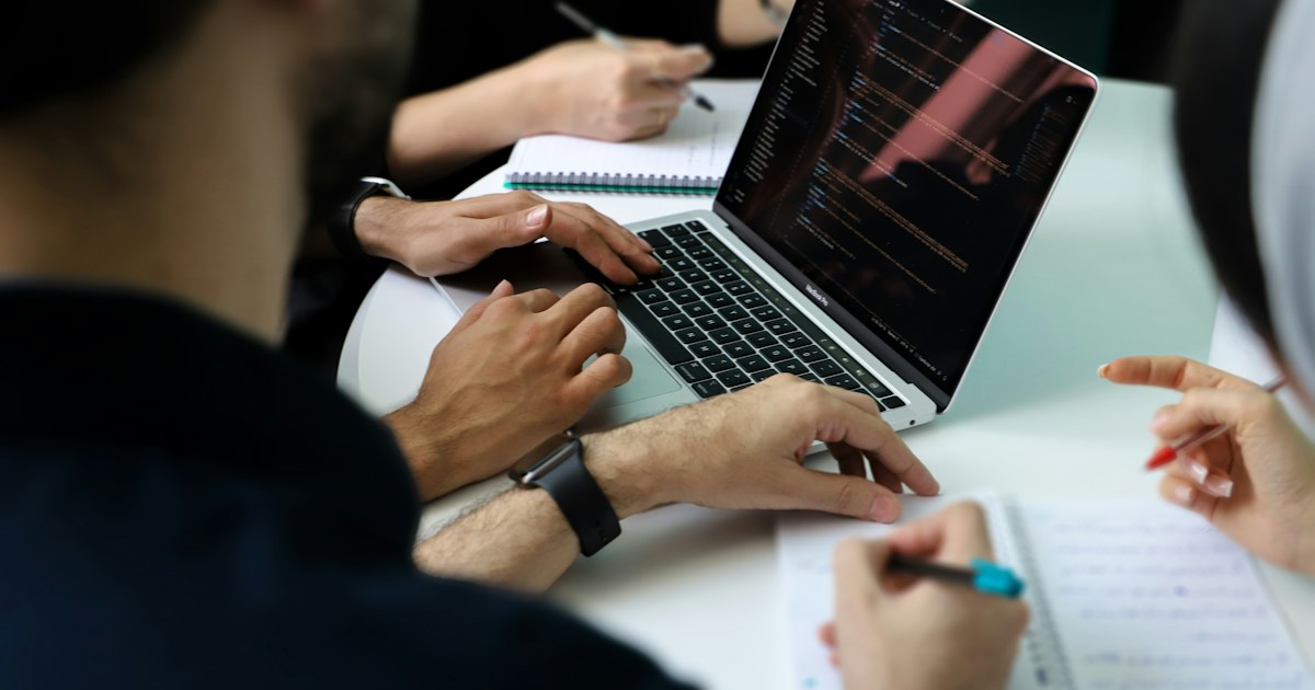 From Native B2B Lead Form to Qualified Pipeline: Audit the Form, Sync, and Feedback Loop